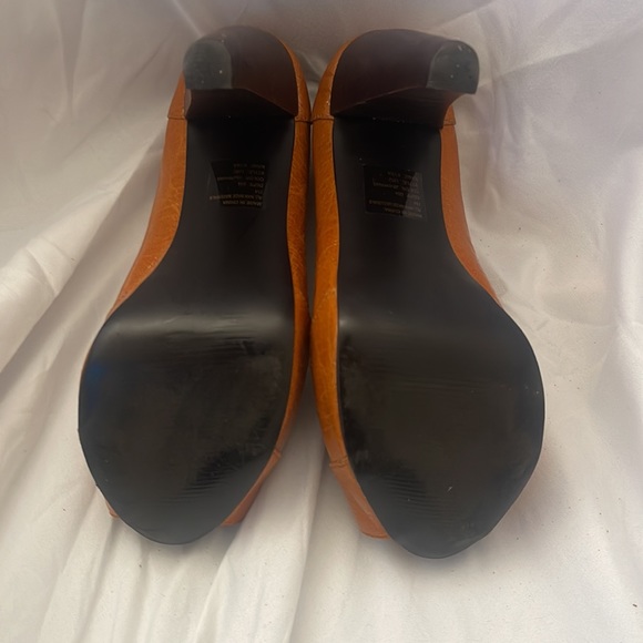 BAKER 3 1/2 inch Peep Toe Heels - Picture 6 of 6